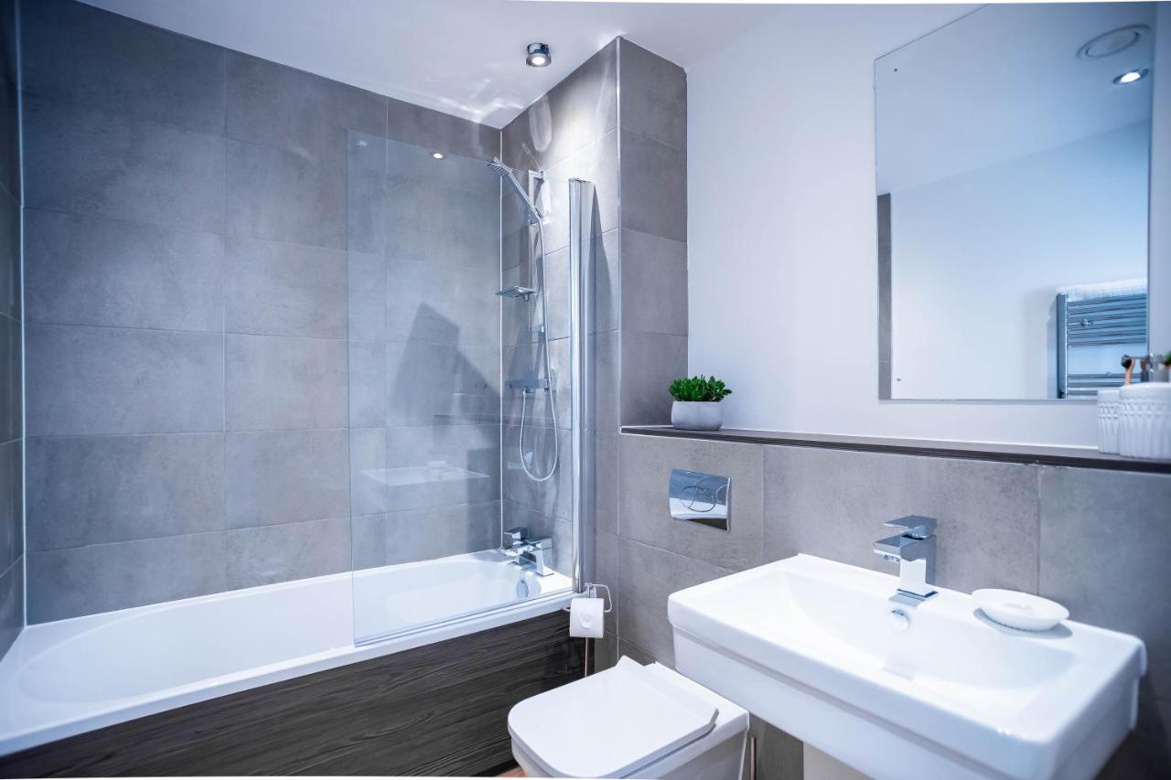 Luxe Interchange Apartment Near Old Trafford - Media City - The Quays Манчестър Екстериор снимка