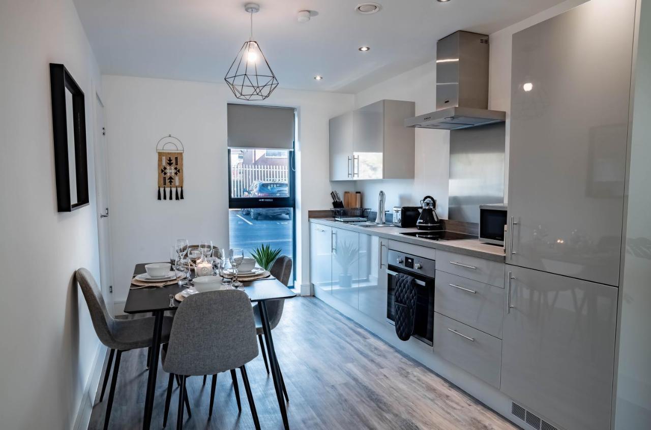 Luxe Interchange Apartment Near Old Trafford - Media City - The Quays Манчестър Екстериор снимка